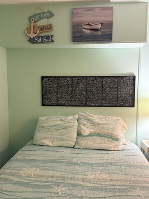 Bed sheets - 1.3 miles to beach & conveniently located to fishing,restaurants & shopping! (Corpus Christi)