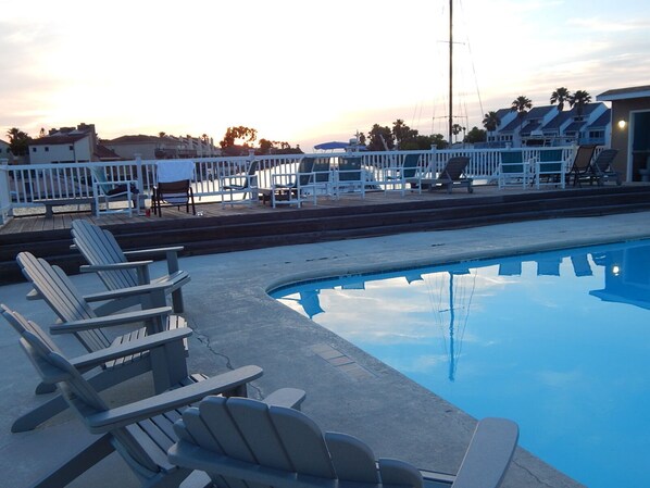 Piscine couverte, piscine extérieure