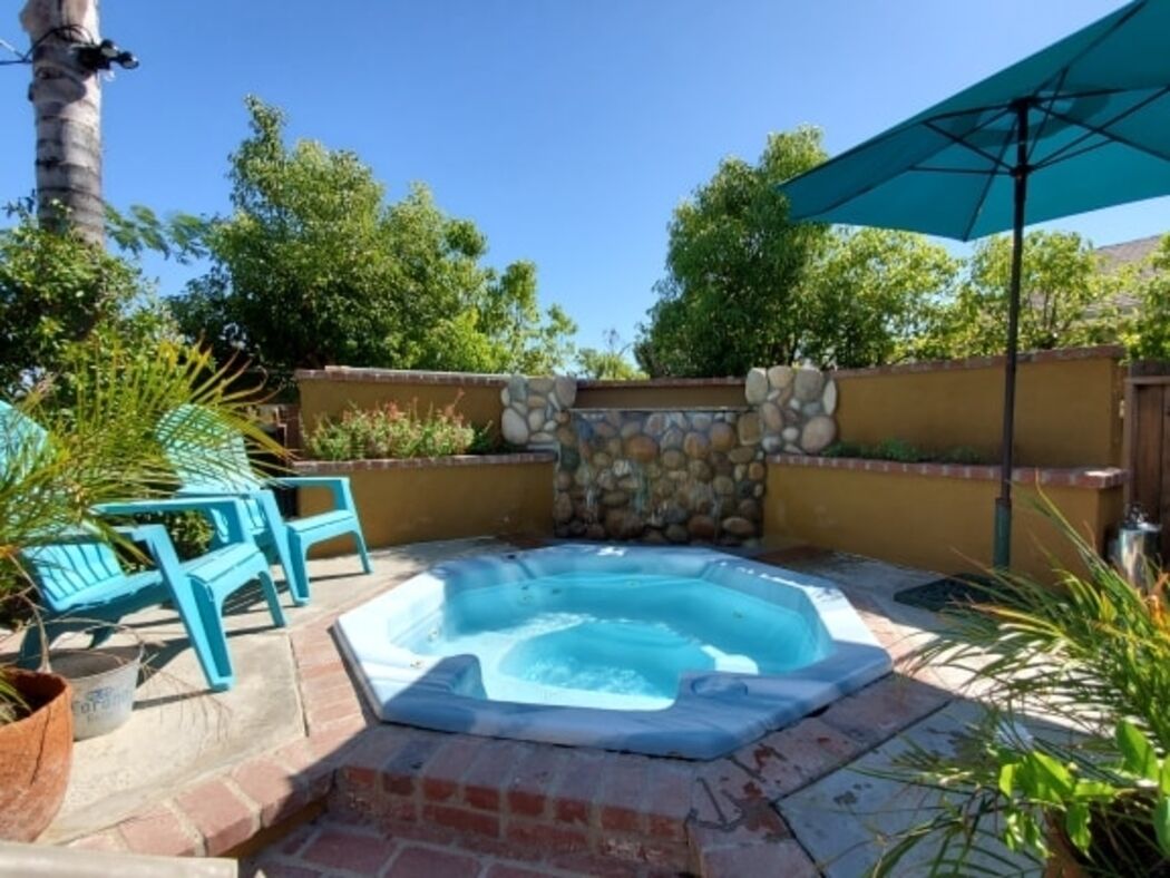 Gilligan's Island Temecula- Top Rated on Google-Tropical Paradise- Spa- MiniGolf