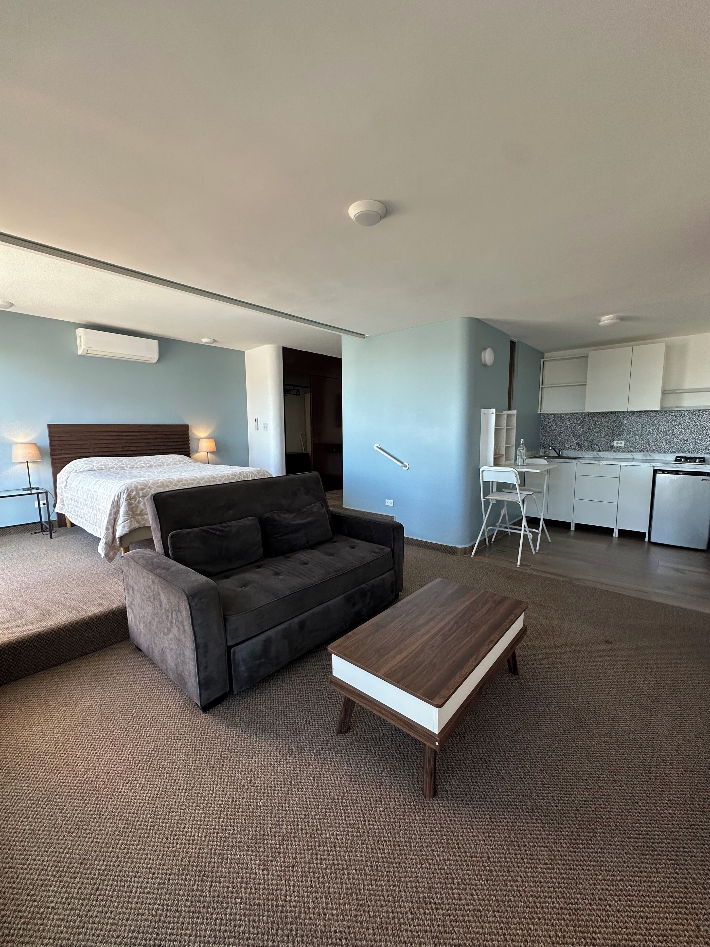 Studio Suite Basic | 1 kamar tidur, Wi-Fi gratis, dan seprai linen