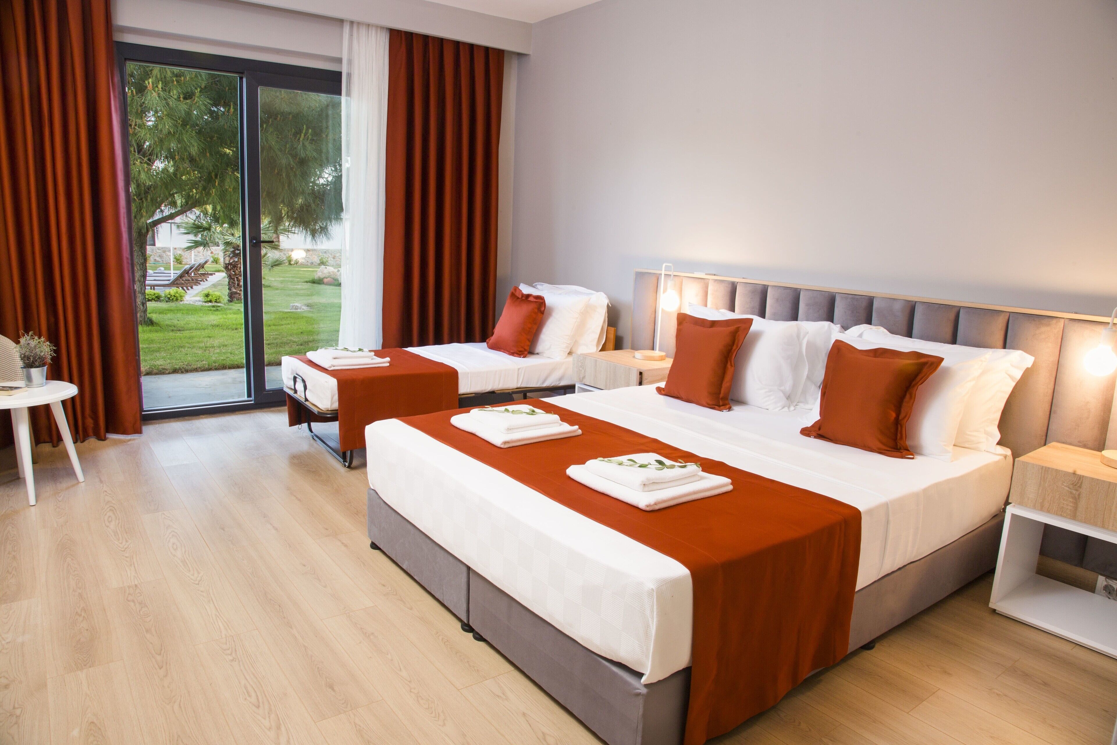 1 bedroom, minibar, in-room safe, desk