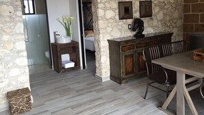 Junior Cabin | Bathroom | Free toiletries, hair dryer, towels, soap - Cabañas Rancho San Jorge (Ezequiel Montes)