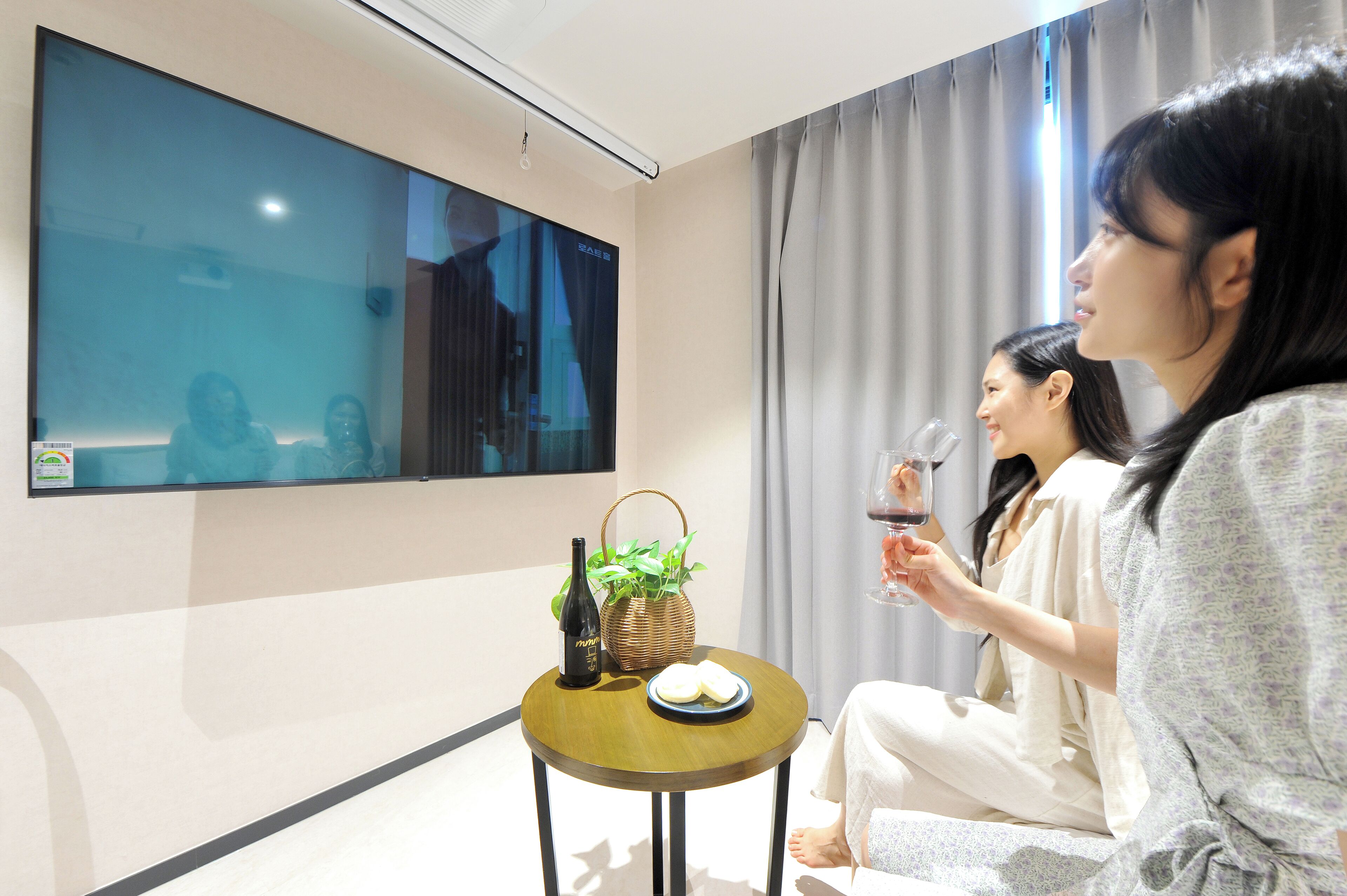 Premium Room | Free WiFi, bed sheets