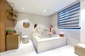 Studio Suite | Free WiFi, bed sheets - Brown-Dot Hotel Gwangyang Deokrye (Gwangyang)