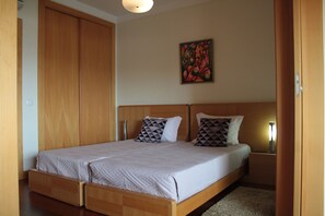 2 bedrooms, in-room safe, iron/ironing board, travel cot