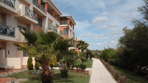 Property grounds - Corcovada Apartment Lot 33 with Pool in Albufeira (Albufeira)