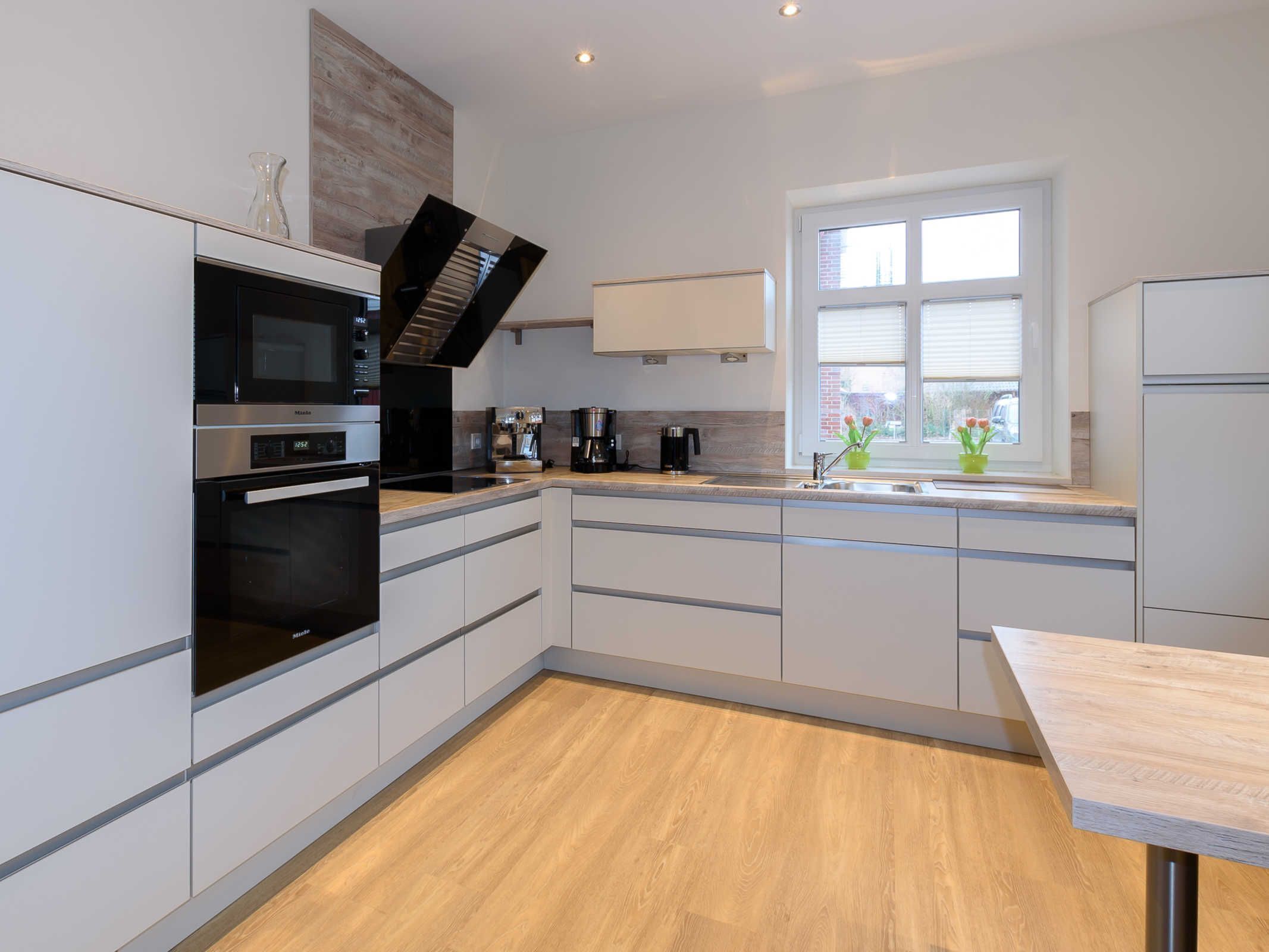 ثلاجة، ميكروويف، فرن، غسالة أطباق