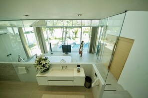 The Summit Private Pool Villa ( Number of bedroom depend of the number of guest booked ) | Ropa de cama de alta calidad, edredón y camas con pillow-top 