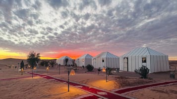 المنشأة من الخارج