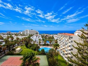 Sports court - 926 Precious Apartment, Beach front Sea view (Playa de las Américas)