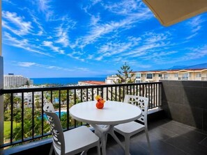 Outdoor dining - 926 Precious Apartment, Beach front Sea view (Playa de las Américas)