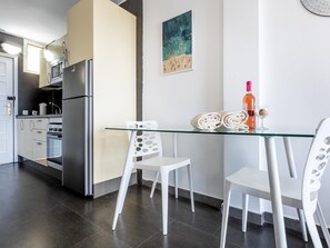 Fridge, microwave, oven, coffee/tea maker