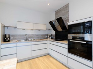 Køleskab, mikrobølgeovn, ovn, opvaskemaskine