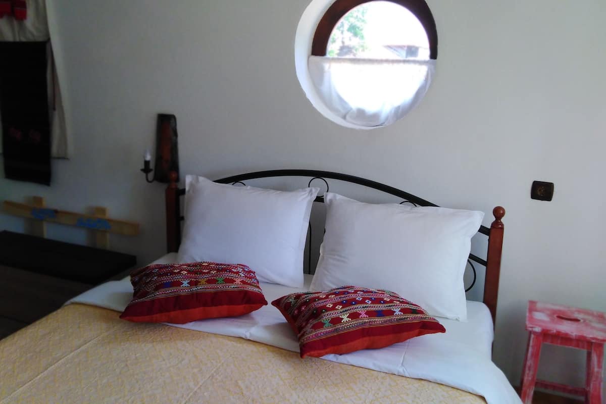 Chambre Double Tradition, vue jardin | Wi-Fi gratuit, draps fournis