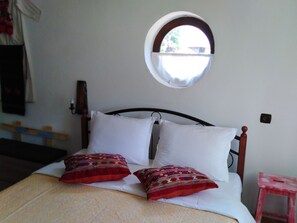 Habitación tradicional doble, vistas al jardín | Wifi gratis y ropa de cama