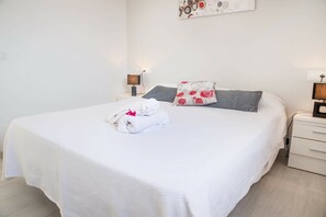 2 slaapkamers, een kluis op de kamer, een strijkplank/strijkijzer