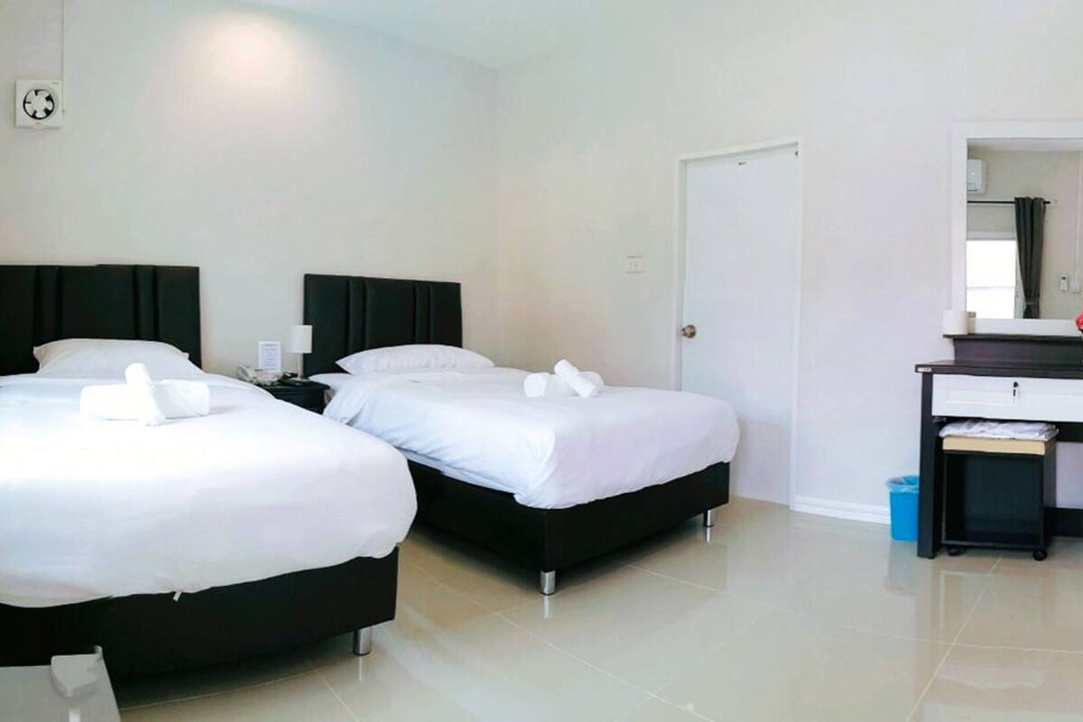 Habitación superior | Escritorio, espacio para trabajar con un portátil, cortinas opacas