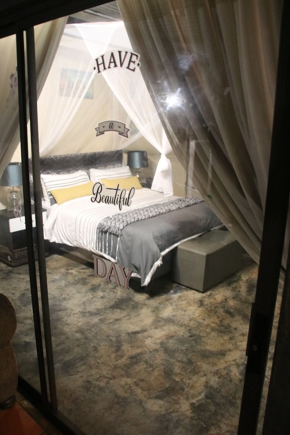 Desk, free WiFi, bed sheets