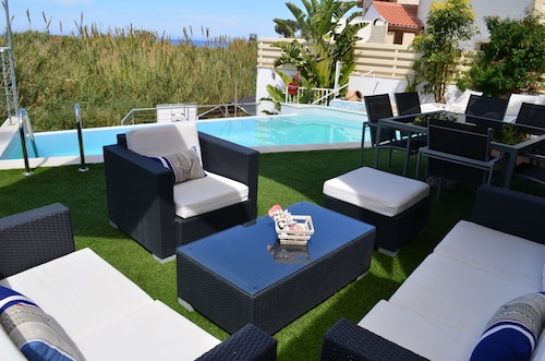 Family friendly villa by the beach