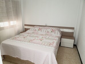 3 bedrooms, iron/ironing board, WiFi, bed sheets - APARTAMENT NEAR  BEACH ,FOR 6 PEOPLE ,WIFI,AIR CONDITIONING (Villajoyosa)