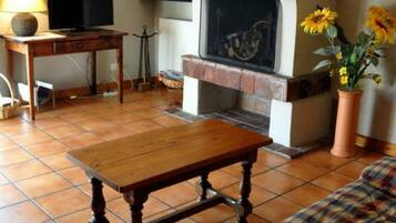 Télévision, cheminée