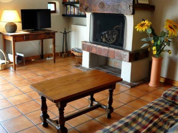 Télévision, cheminée