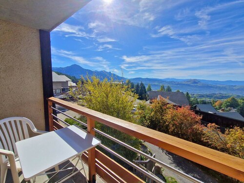Spacious apt. for 9 in Chaillol with balcony, pets allowed