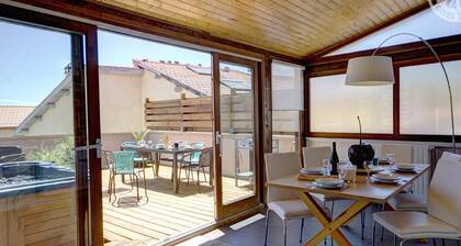 Casa moderna con jacuzzi, hammam y vistas al Parque del Pilat, cerca de Lyon y St Etienne