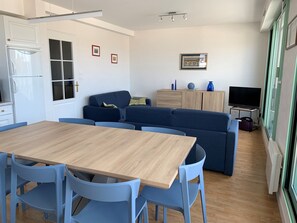Dining - Duplex with balcony, elevator, and parking in Fort-Mahon-Plage (Fort-Mahon-Plage)