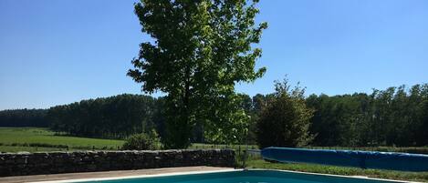 حمّام سباحة خارجي