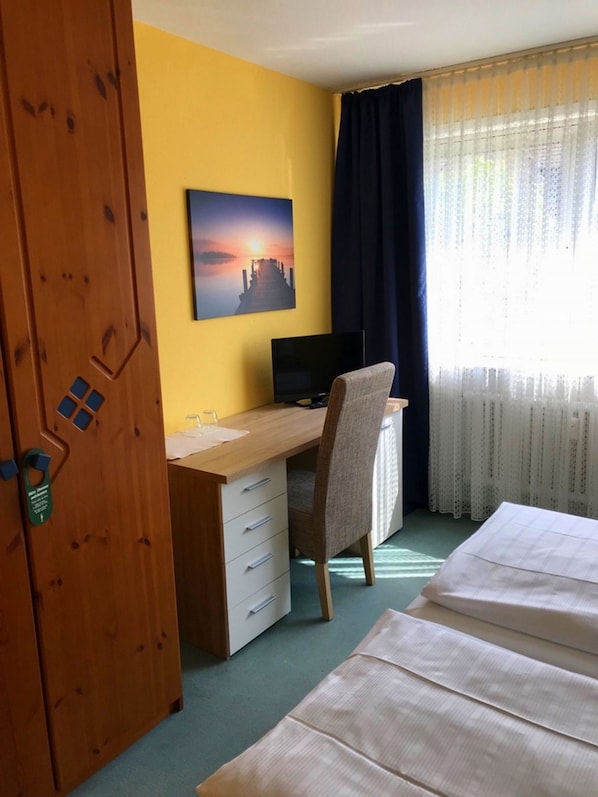 2 bedrooms, individually furnished, laptop workspace, blackout drapes