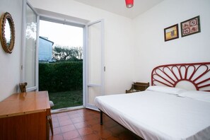 2 bedrooms, bed sheets - M086 - Marcelli, three-room apartment with garden at Residence MareVerde (Marcelli)