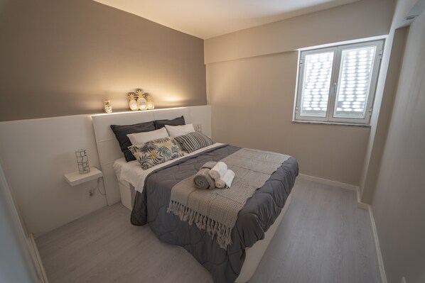 1 bedroom, iron/ironing board, Internet, bed sheets