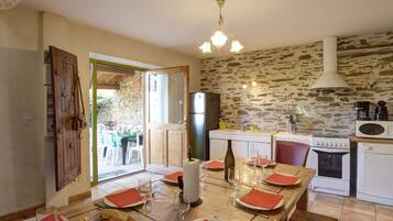 Réfrigérateur, micro-ondes, lave-vaisselle, congélateur