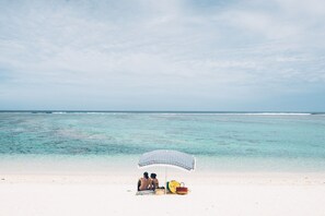 Liegestühle, Strandtücher