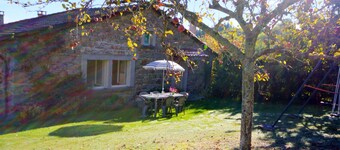 Charming cottage in Saint-Didier-sur-Rochefort, pets allowed, perfect for 4 guests