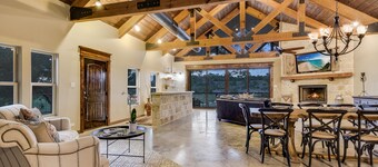 プライベートで川沿い -  6つの簡単な、回転するエーカーの2つの家屋（SLEEPS 23）