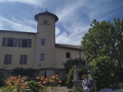 Cottage in Saint-Haon-le-Châtel with pool and pets allowed
