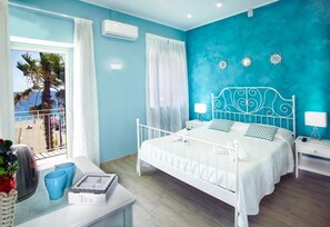 Minibar, desk, blackout curtains, free WiFi - Ciao Ciao Rooms (Letojanni)