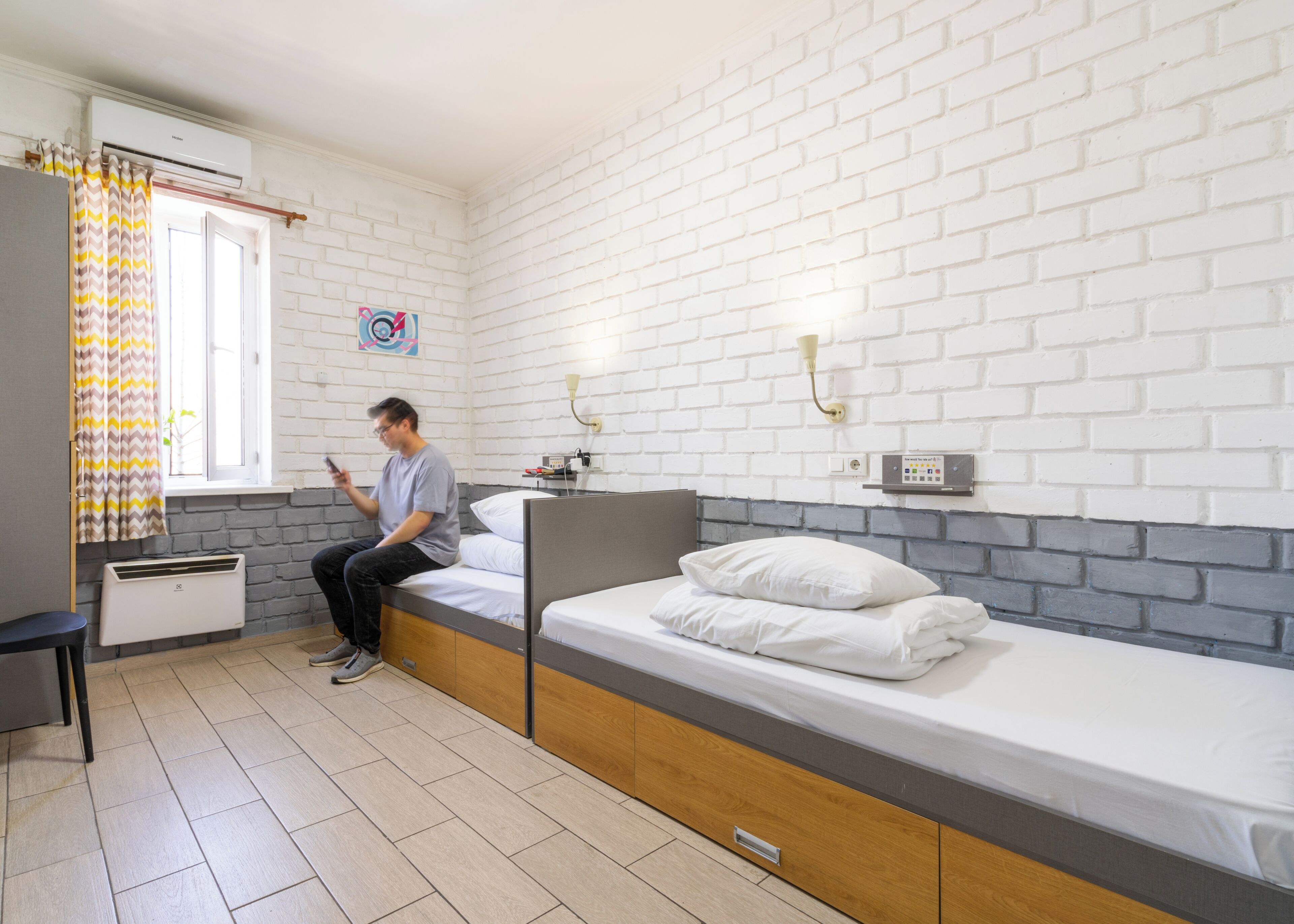 Standard Twin Room, Shared Bathroom | Soundproofing, iron/ironing board, free WiFi, bed sheets