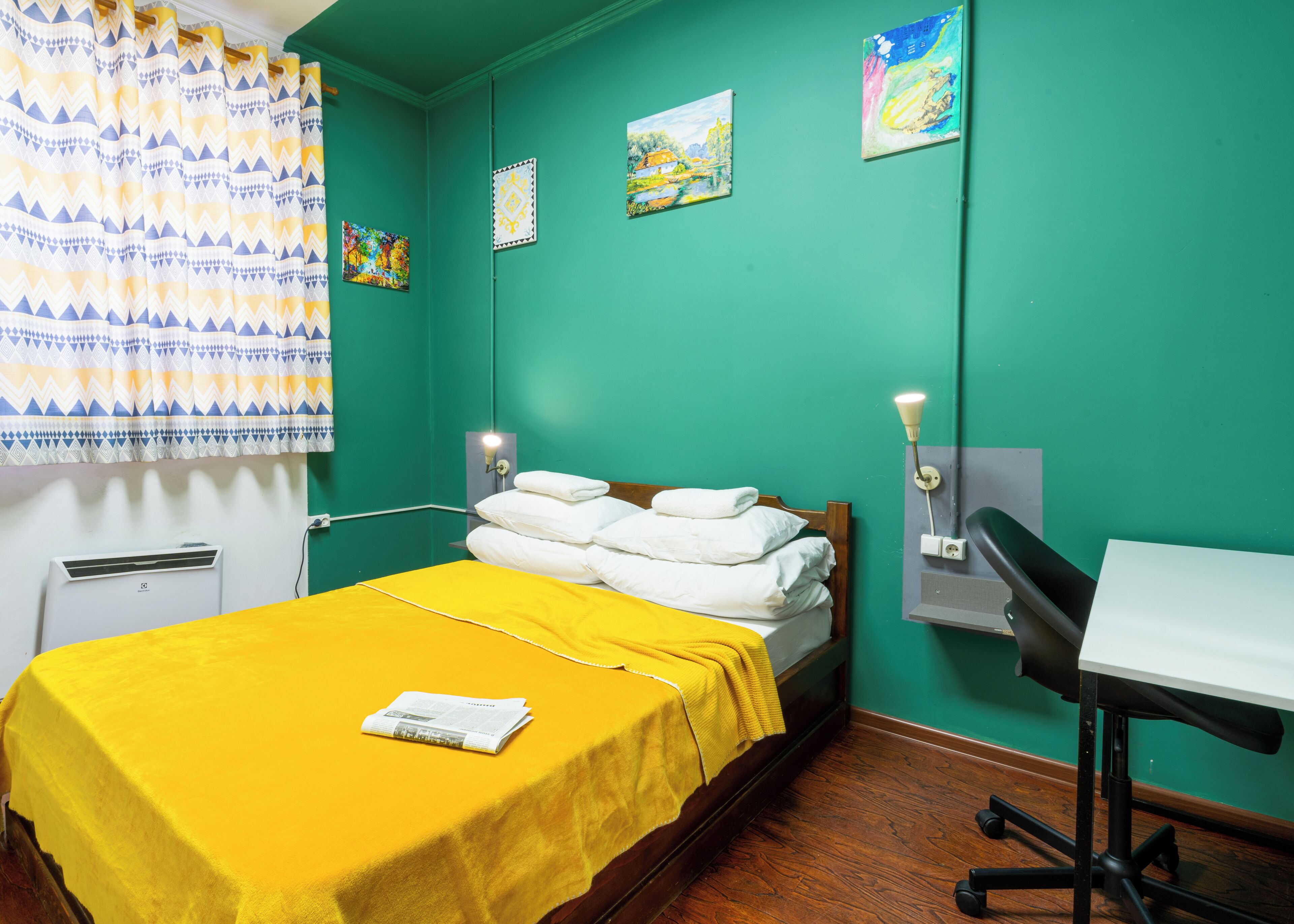 Standard Double Room, Shared Bathroom | Soundproofing, iron/ironing board, free WiFi, bed sheets