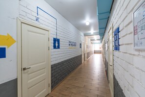 Hallway - Freelander Work and Travel Hostel (Bishkek)