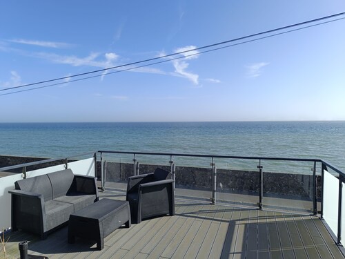 Gite de mer - rental with 20m² terrace overlooking the east coast of the Cotentin peninsula
