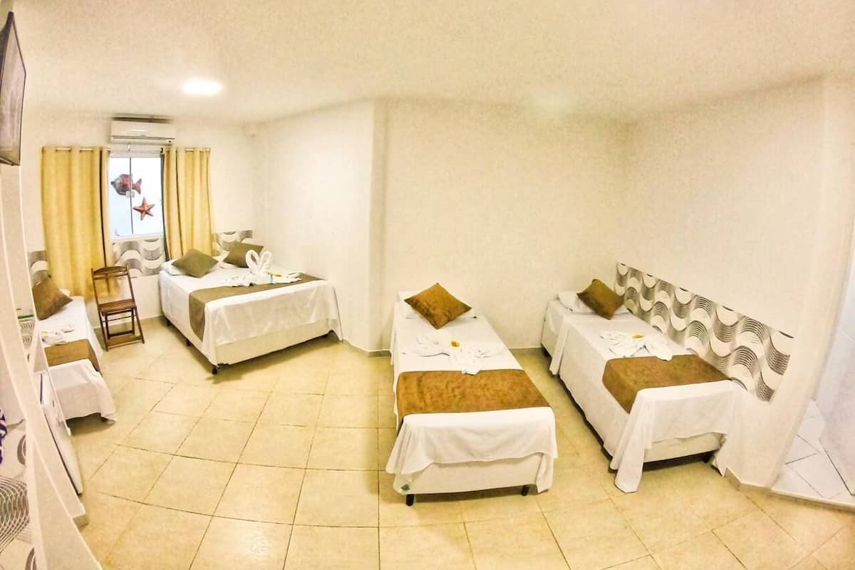 Frigobar, cortinas blackout, quartos à prova de som, Wi-Fi de cortesia