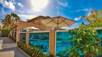 Outdoor pool, pool loungers