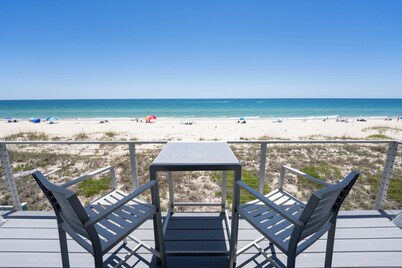 Make Waves for LESS 20% OFF!!! Remodeled bathrooms! BEACHFRONT