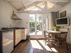 Réfrigérateur, cafetière/bouilloire