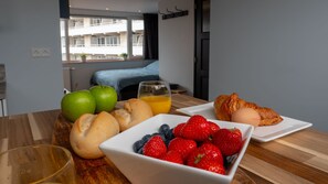 熨斗/熨衣板、WiFi、床单