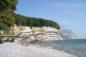 Beach nearby - Small, comfortable, functional and - fantastic lake view (Sassnitz)