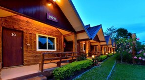 Rumah Comfort, pemandangan gunung | Teras/patio